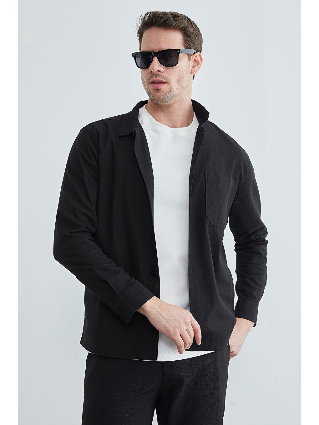 Siyah %100 Pamuk Tek Cepli Keten Görünümlü Gömlek