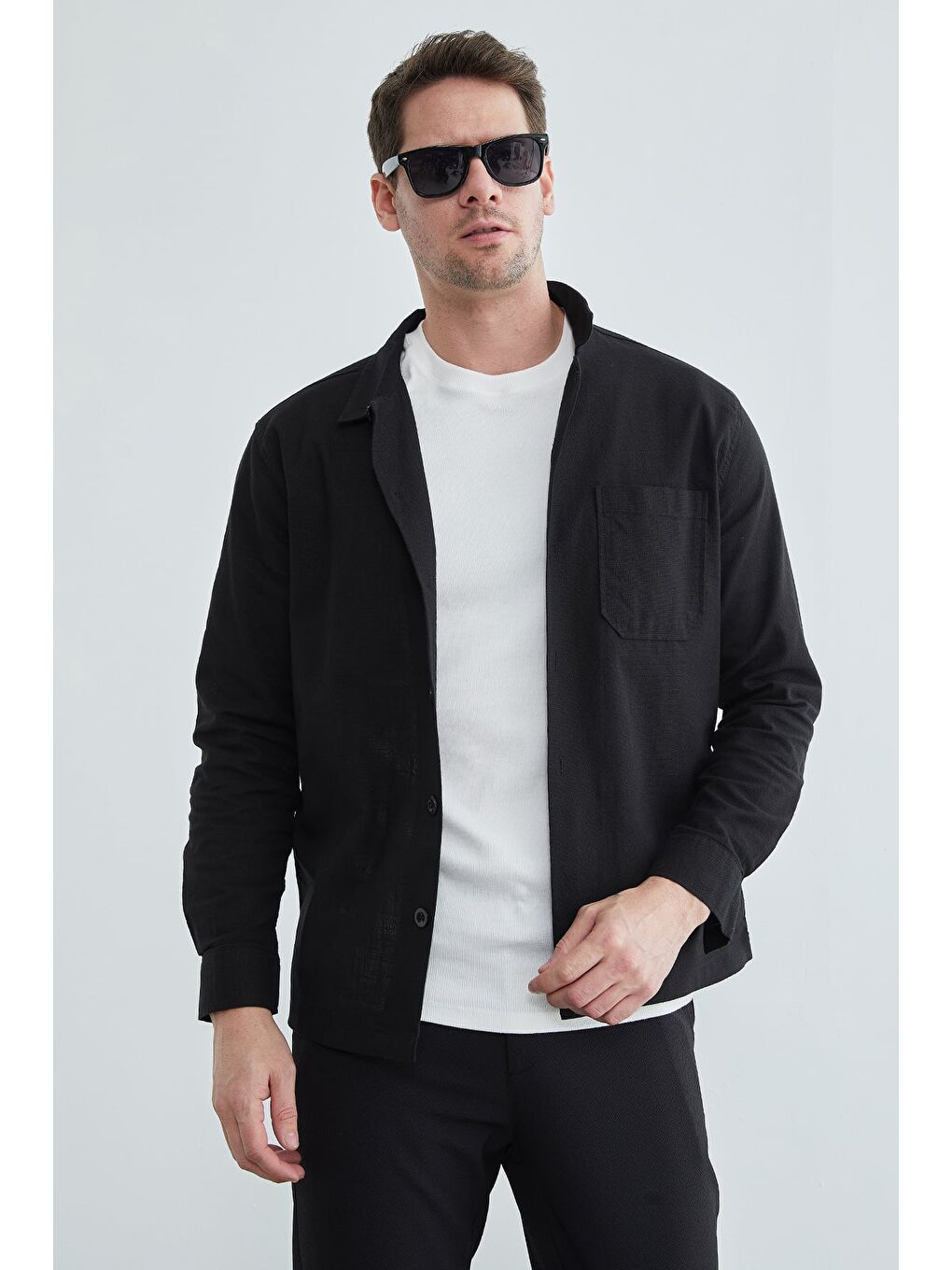 Siyah %100 Pamuk Tek Cepli Keten Görünümlü Gömlek-1