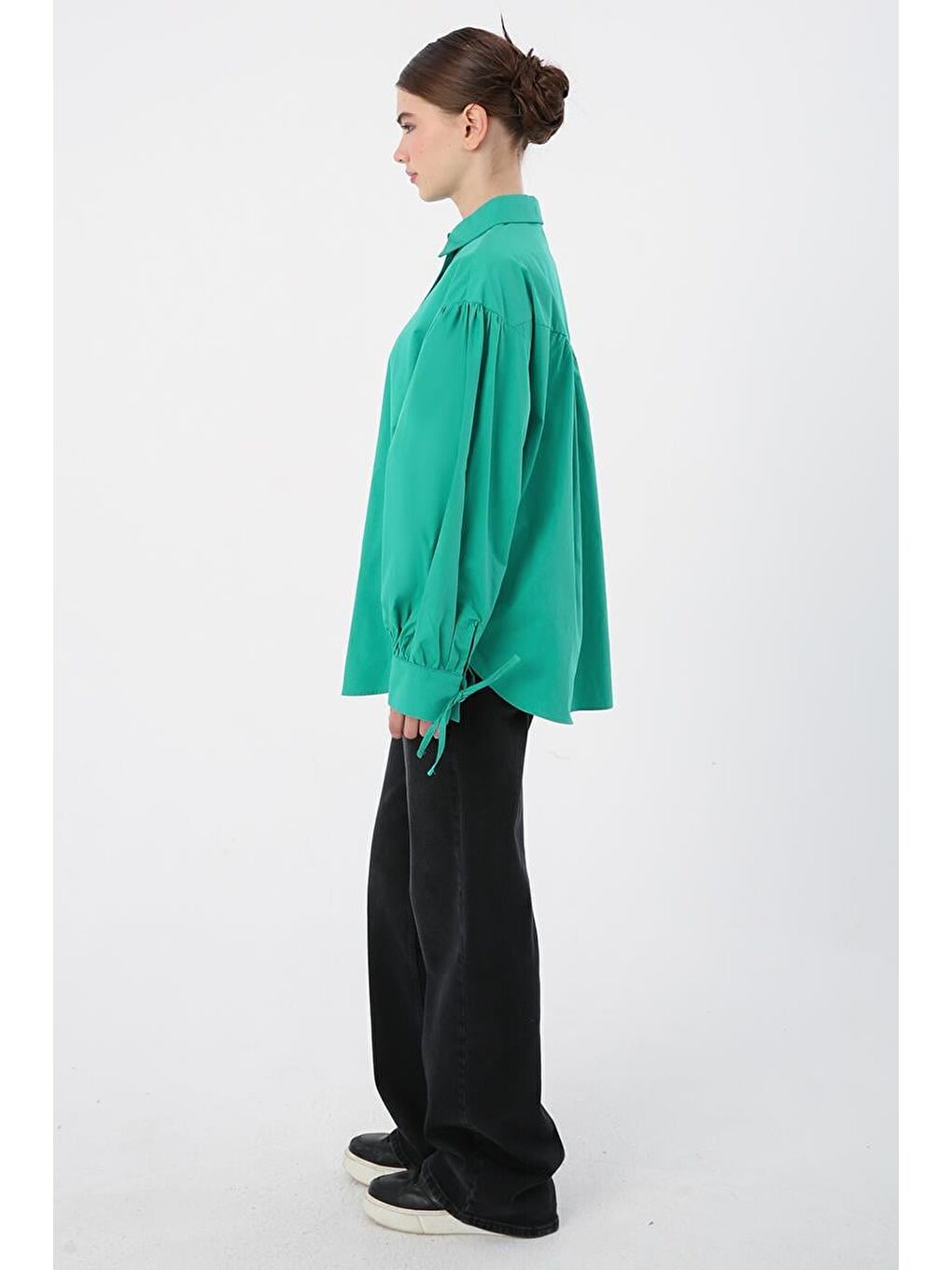 Yeşil Zümrüt-%100 Pamuk Kolları Bağlama Detaylı Gömlek-2