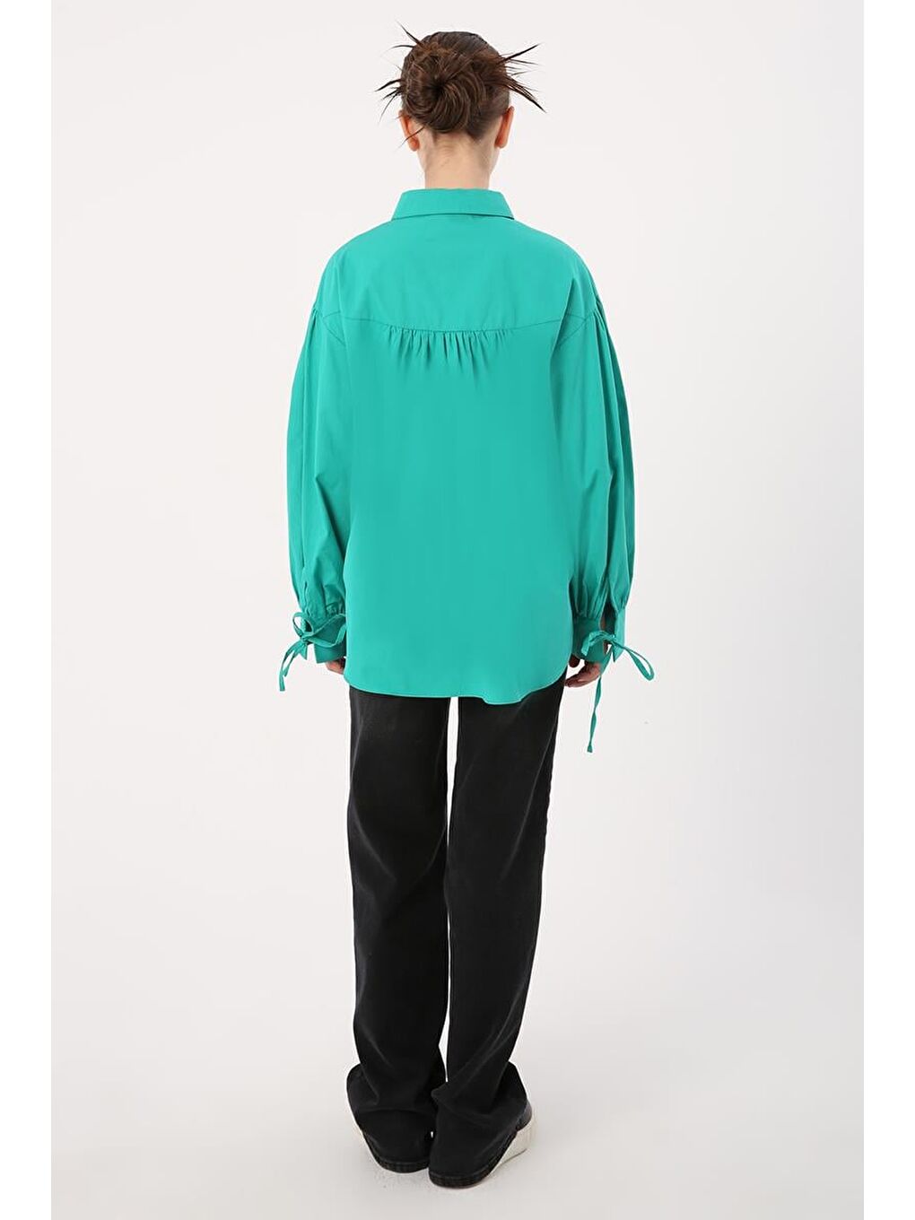 Yeşil Zümrüt-%100 Pamuk Kolları Bağlama Detaylı Gömlek-3
