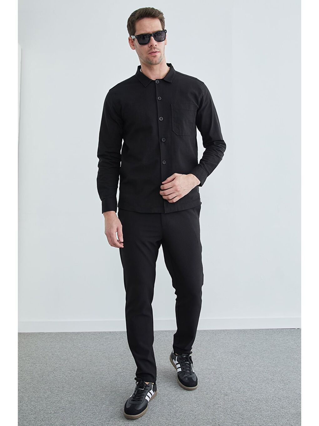 Siyah %100 Pamuk Tek Cepli Keten Görünümlü Gömlek-3
