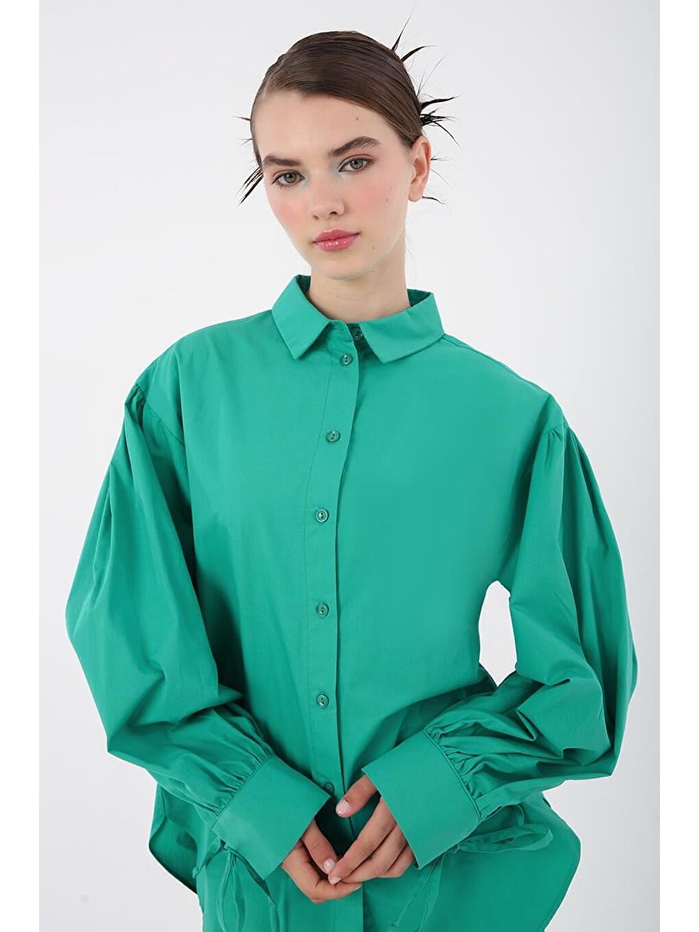 Yeşil Zümrüt-%100 Pamuk Kolları Bağlama Detaylı Gömlek-5