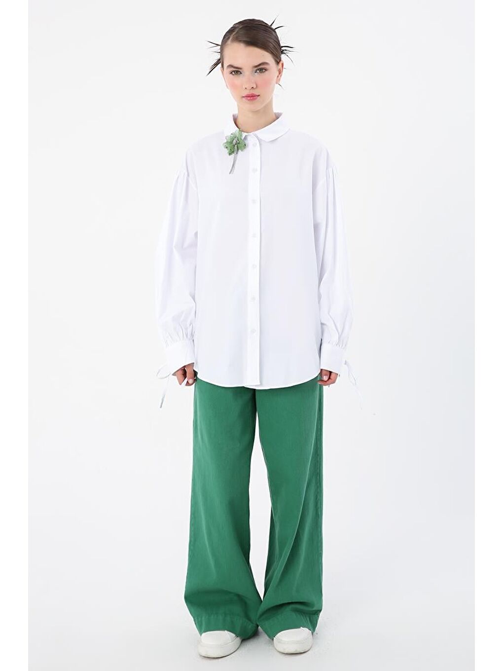 Beyaz-%100 Pamuk Kolları Bağlama Detaylı Gömlek-1