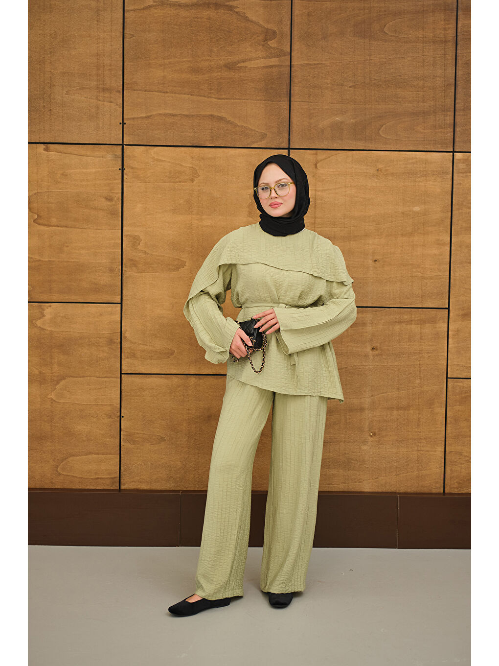 Kadın Kendinden Desenli Yaka Pelerinli Bel Bağlamalı Takım Fıstık Yeşil-2