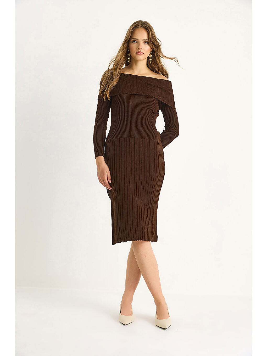 Kahverengi Kadın Fitilli Madonna Yaka Triko Elbise-5