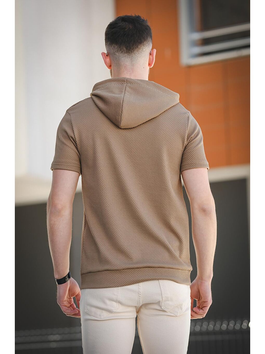 Kahverengi Slim Fit Dokulu Fermuar Detaylı Kapüşonlu Erkek Tişört-4
