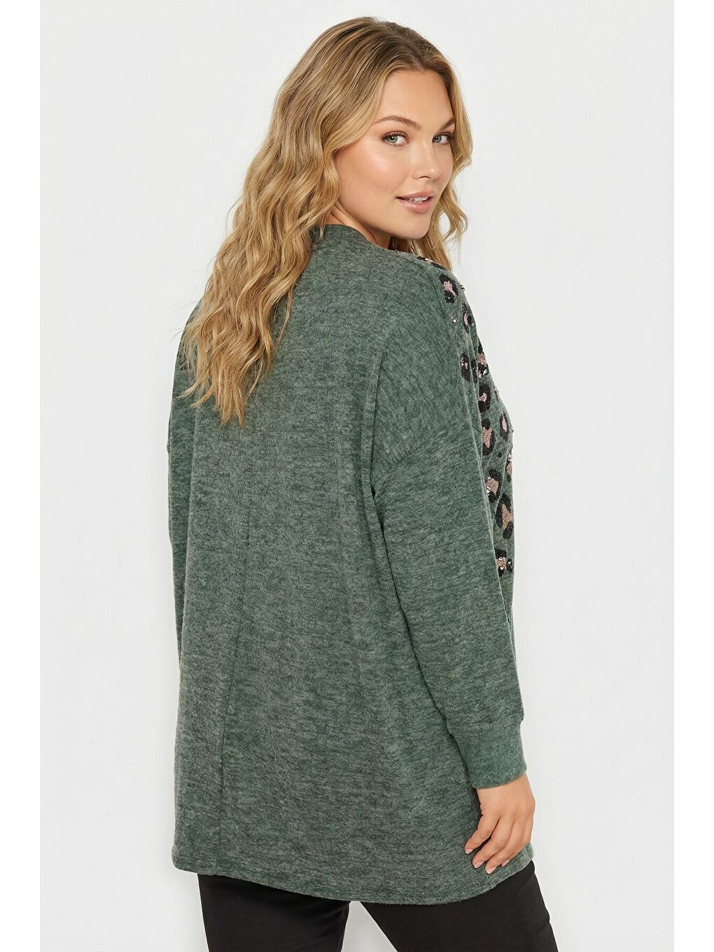 Büyük Beden Taş Detaylı Leopar Desenli Yeşil Yumoş Kazak 285057-5