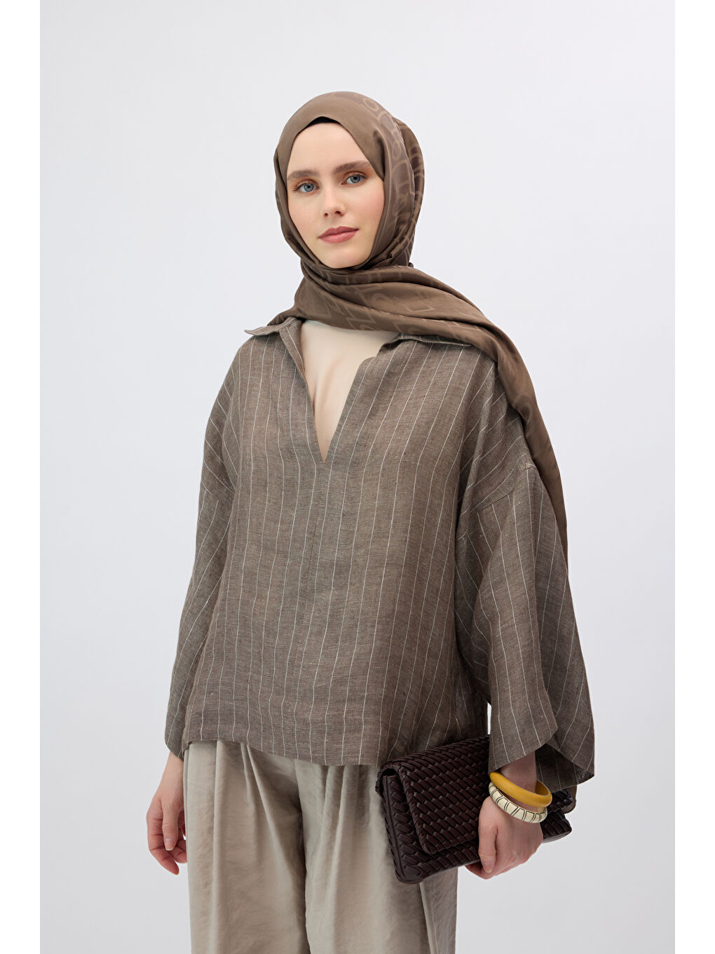 Kahverengi İpek Jakar Monogram Şal Soft Kahve-1