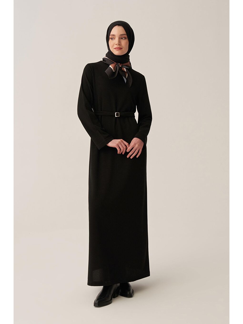 Siyah-Kemer Tokalı Elbise