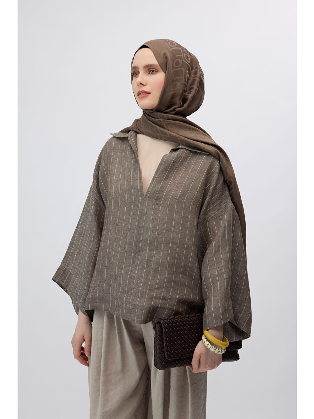 Kahverengi İpek Jakar Monogram Şal Soft Kahve-4