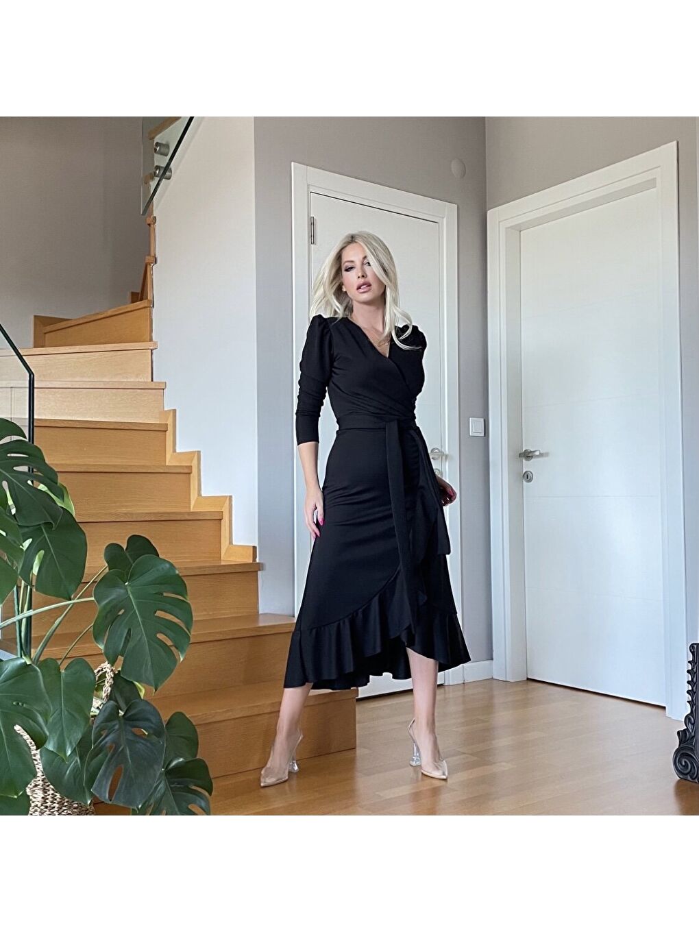 Siyah Krep Kumaş Midi Boy Kuşaklı Uzunkol Elbise 113 Cm-2