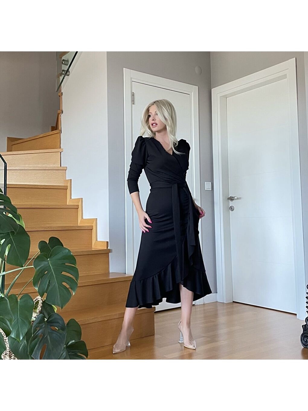 Siyah Krep Kumaş Midi Boy Kuşaklı Uzunkol Elbise 113 Cm-3