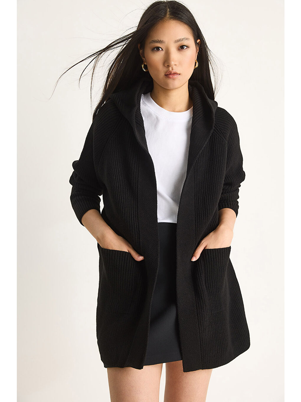 Siyah Kadın Kapüşonlu Şal Yaka Kuşaklı Hırka-1