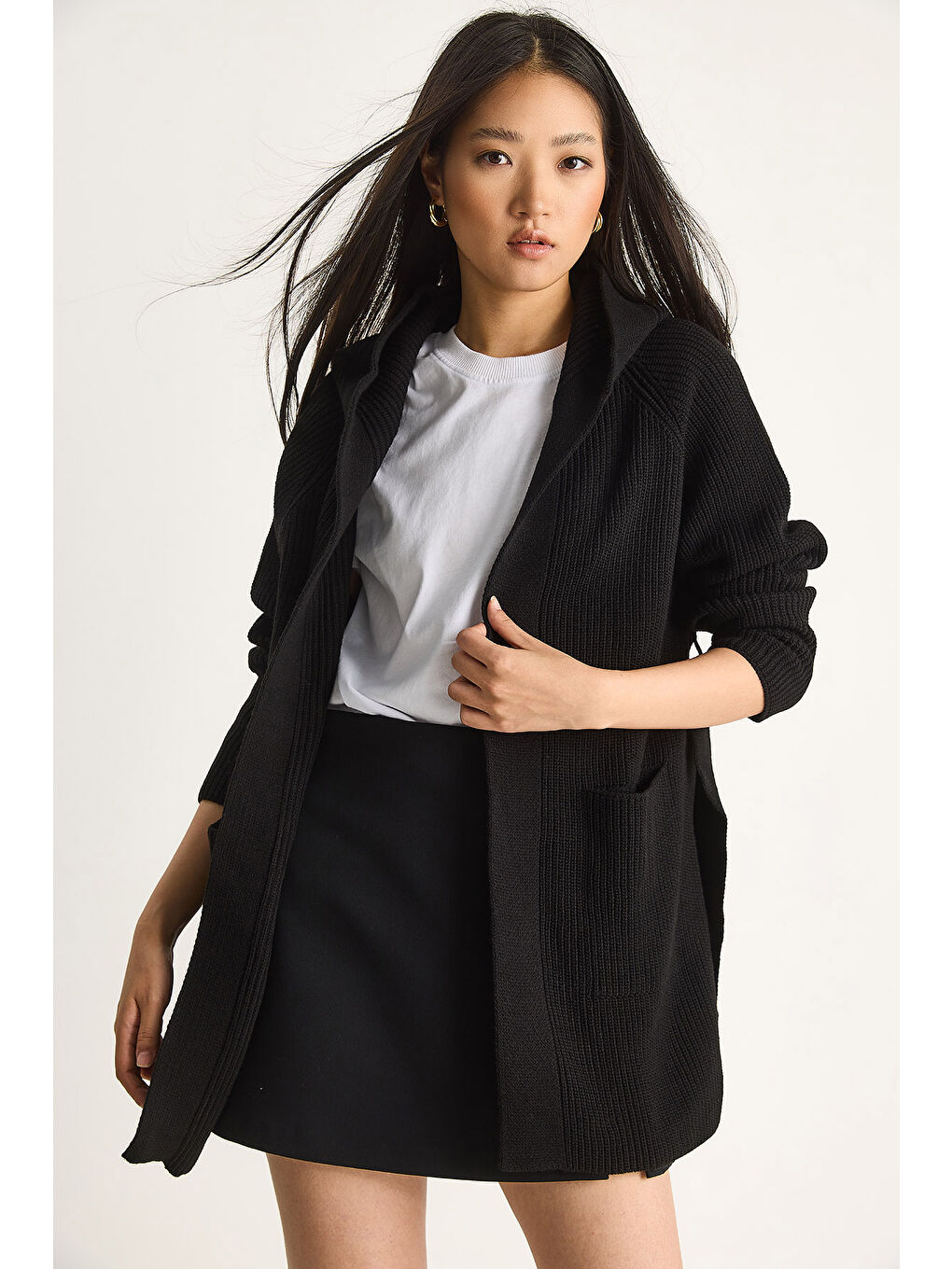 Siyah Kadın Kapüşonlu Şal Yaka Kuşaklı Hırka-2