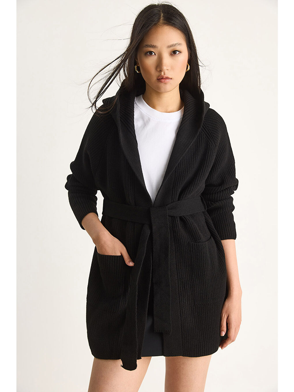 Siyah Kadın Kapüşonlu Şal Yaka Kuşaklı Hırka-3