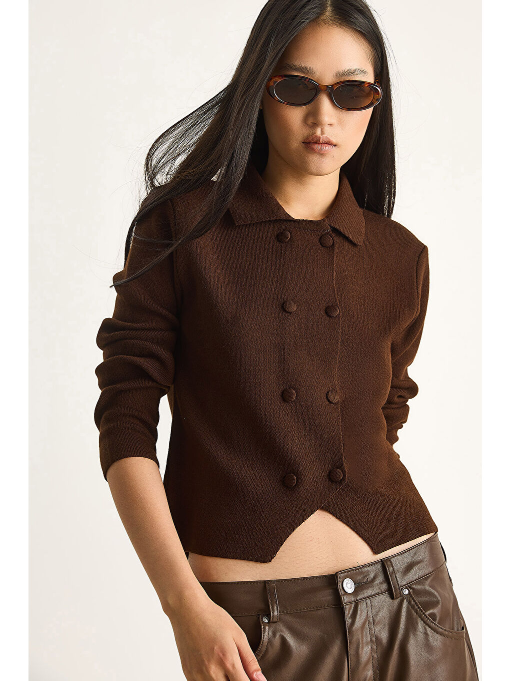 Kahverengi Kadın Çift Düğme Detaylı Kruvaze Hırka