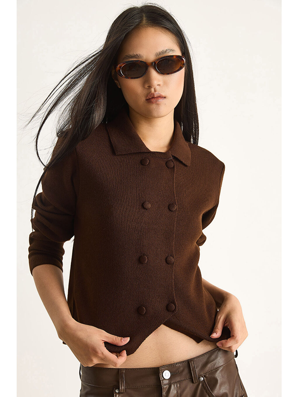 Kahverengi Kadın Çift Düğme Detaylı Kruvaze Hırka-1