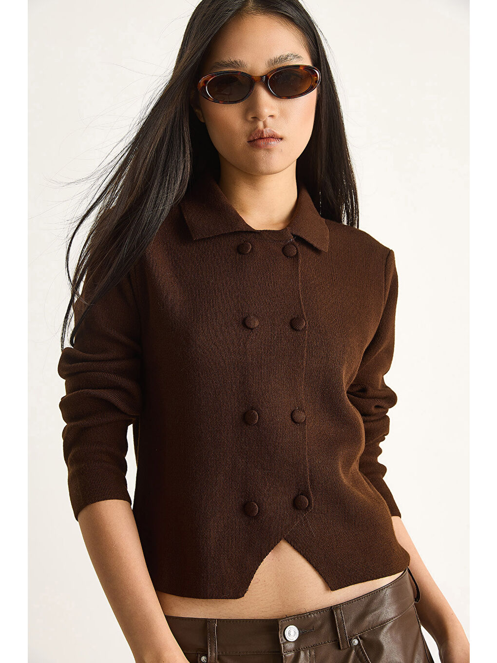 Kahverengi Kadın Çift Düğme Detaylı Kruvaze Hırka-2