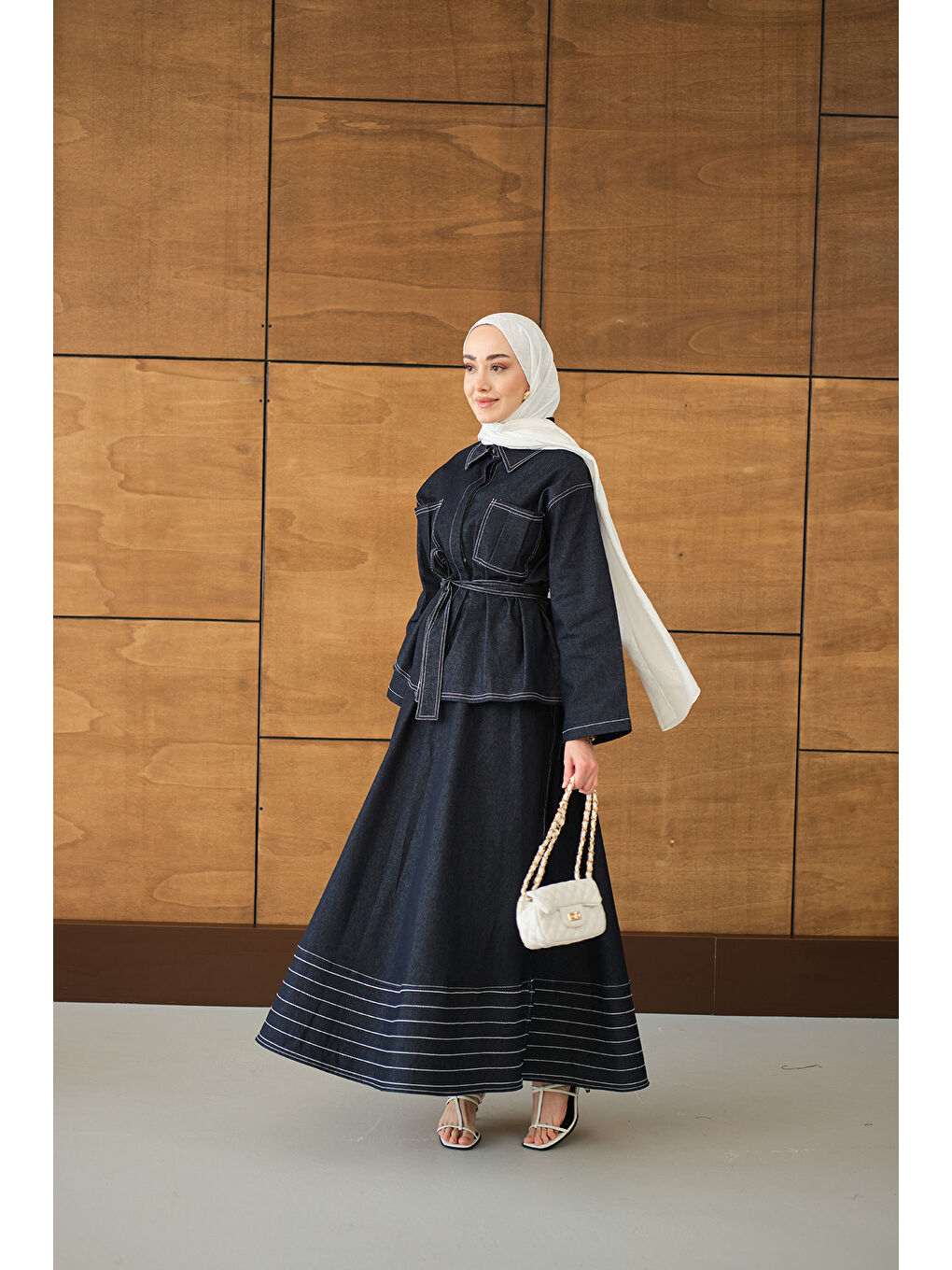 Kadın Gömlek Yaka Gizli Düğmeli Nakışlı Çift Cep Etekli Takım Lacivert-1