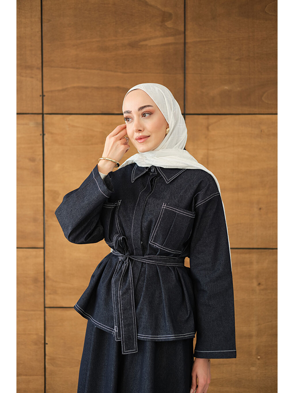 Kadın Gömlek Yaka Gizli Düğmeli Nakışlı Çift Cep Etekli Takım Lacivert-2