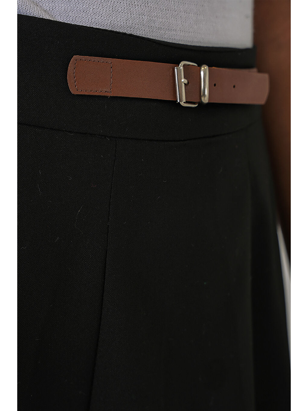 4335 Kadın Kemerli Mini Şort Etek - Siyah-4