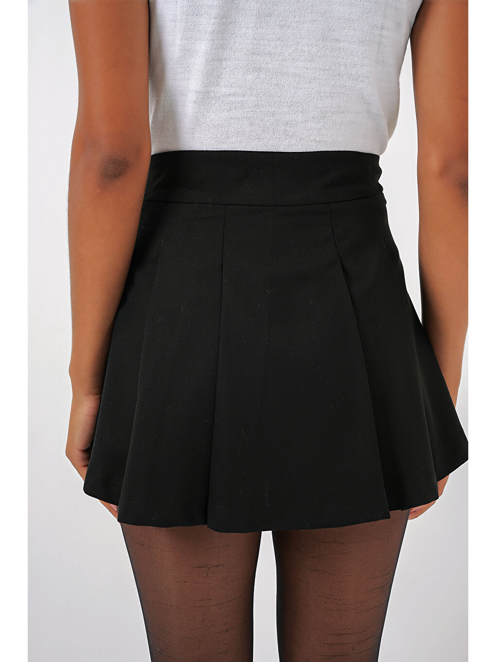 4335 Kadın Kemerli Mini Şort Etek - Siyah-5