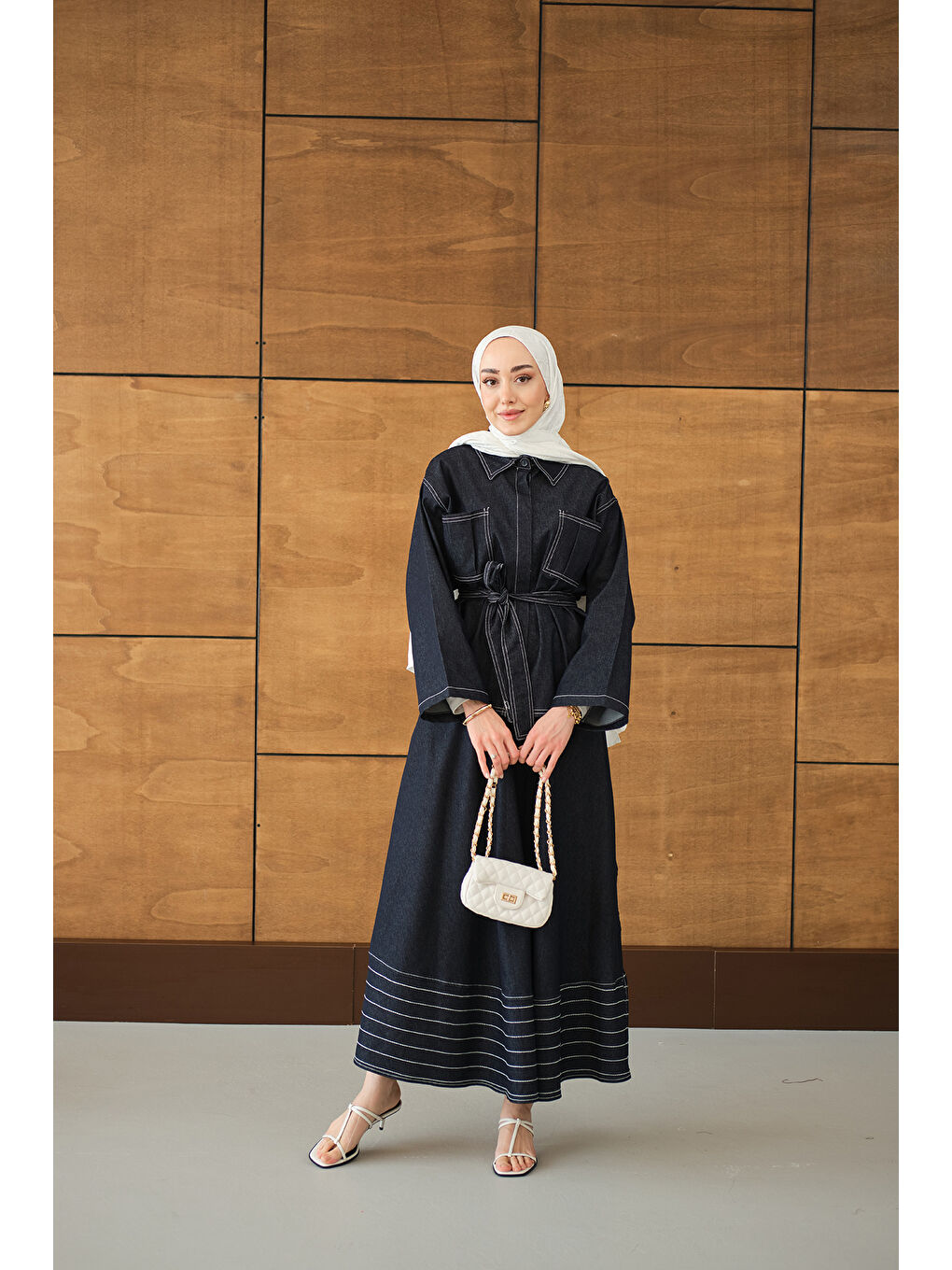 Kadın Gömlek Yaka Gizli Düğmeli Nakışlı Çift Cep Etekli Takım Lacivert-3