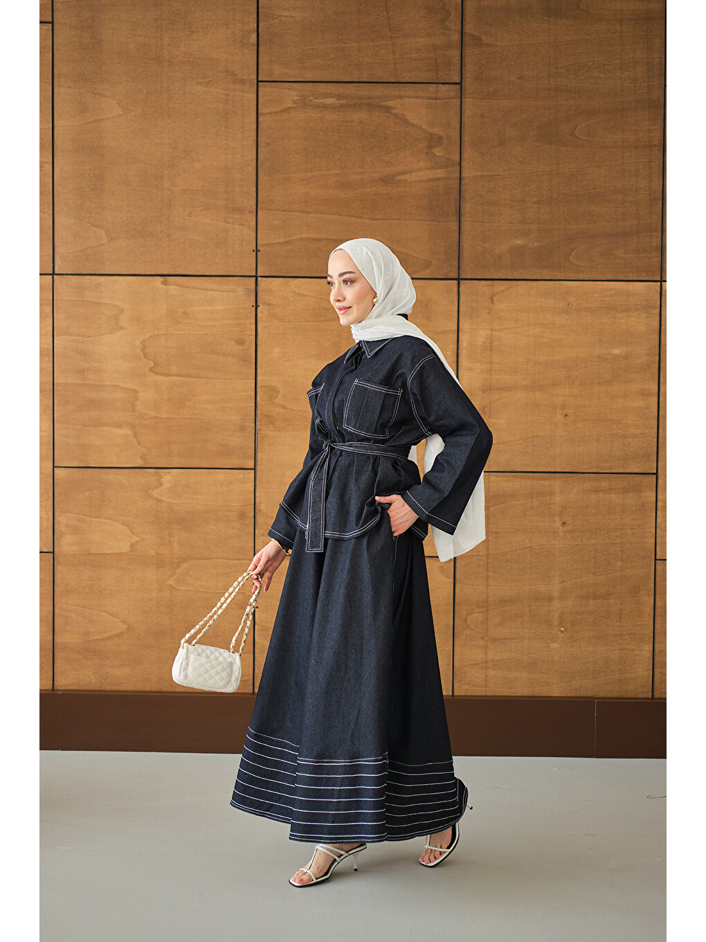 Kadın Gömlek Yaka Gizli Düğmeli Nakışlı Çift Cep Etekli Takım Lacivert-4