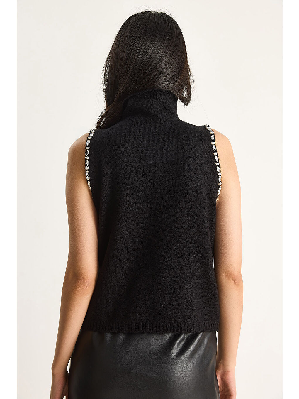 Siyah Kadın Taş Detaylı Yarım Balıkçı Yaka Triko Bluz-6