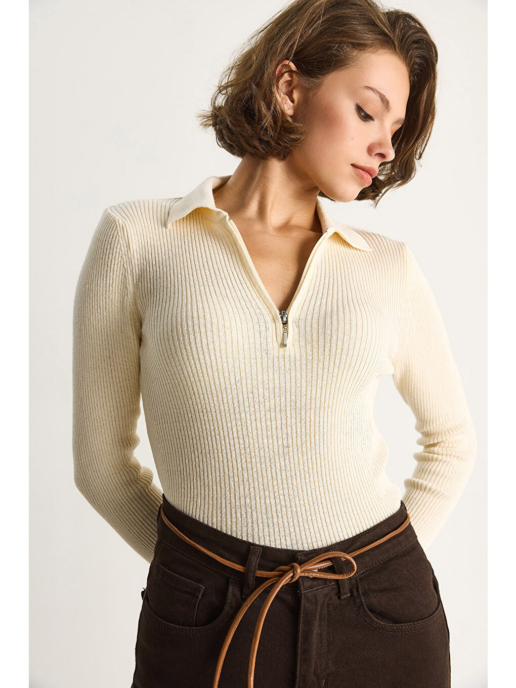 Ekru Kadın Fermuarlı Kazak-4