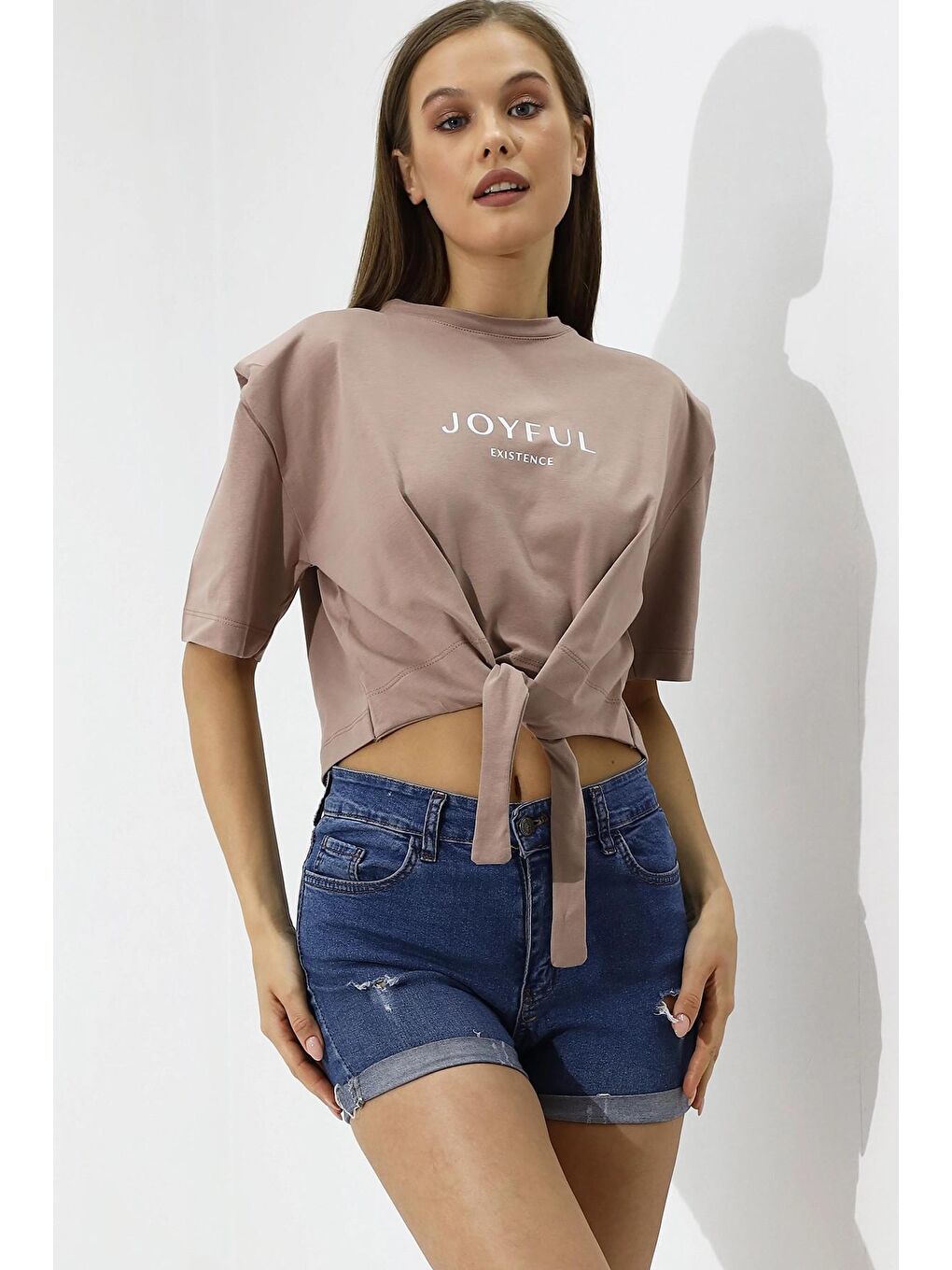 hazelin Bej Kadın Bej Yazı Baskılı Oversize Vatkalı Bel Detay Örme T-Shirt HZL23S-DSB120231