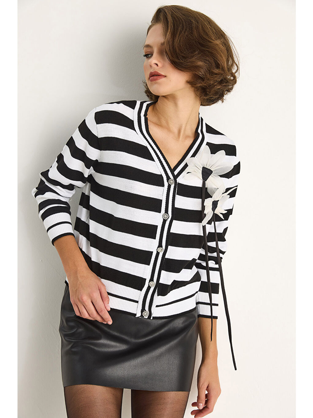 Siyah Kadın Çizgili Hırka-2