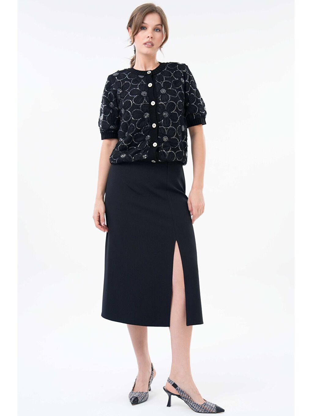 Siyah Yırtmaçlı Detaylı Midi Dokuma Etek-3