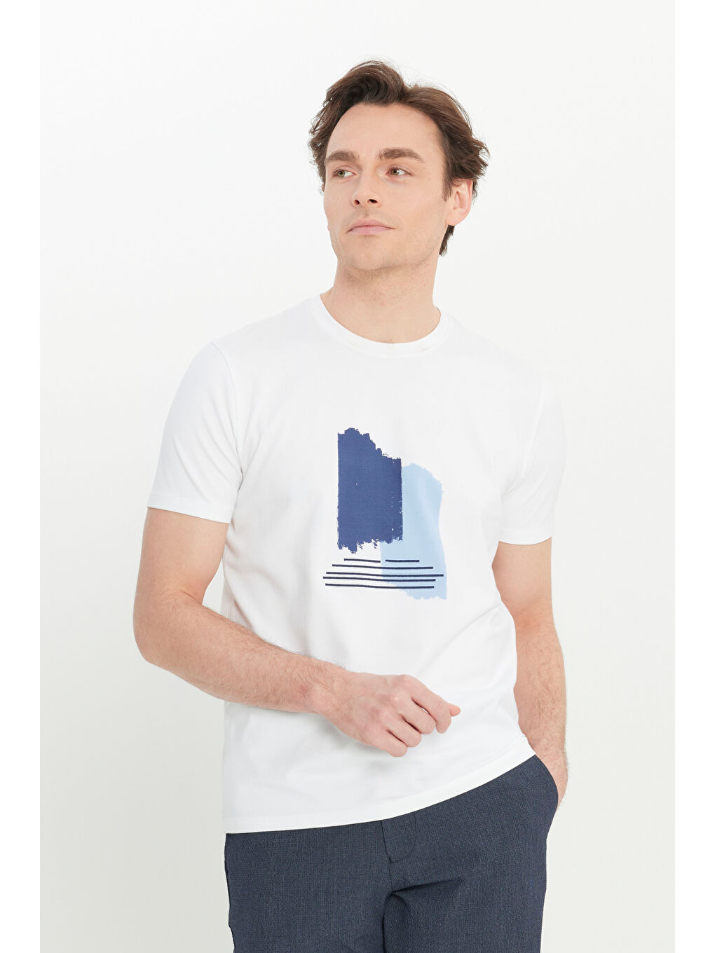 Erkek Beyaz Pamuklu Slim Fit Dar Kesim Bisiklet Yaka Baskılı Esnek Tişört