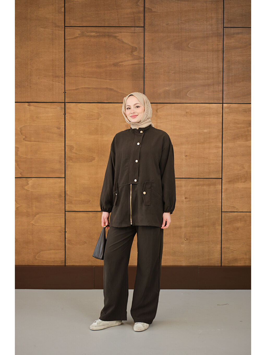 Kadın Gold Düğmeli Çift Cepli Fermuarlı Takım Kahverengi