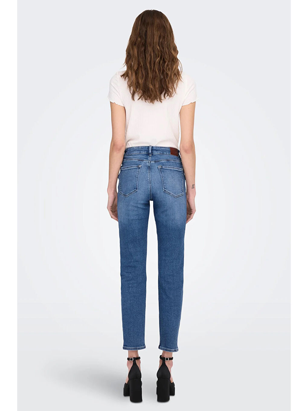 Only Mavi Onlemily Streç Pamuklu Regular Fit Yüksek Bel Dar Paça Kadın Jeans 15283925 - 3