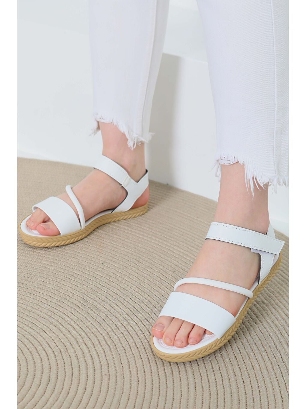 Kadın Beyaz Çapraz Detaylı Sandalet - 27111