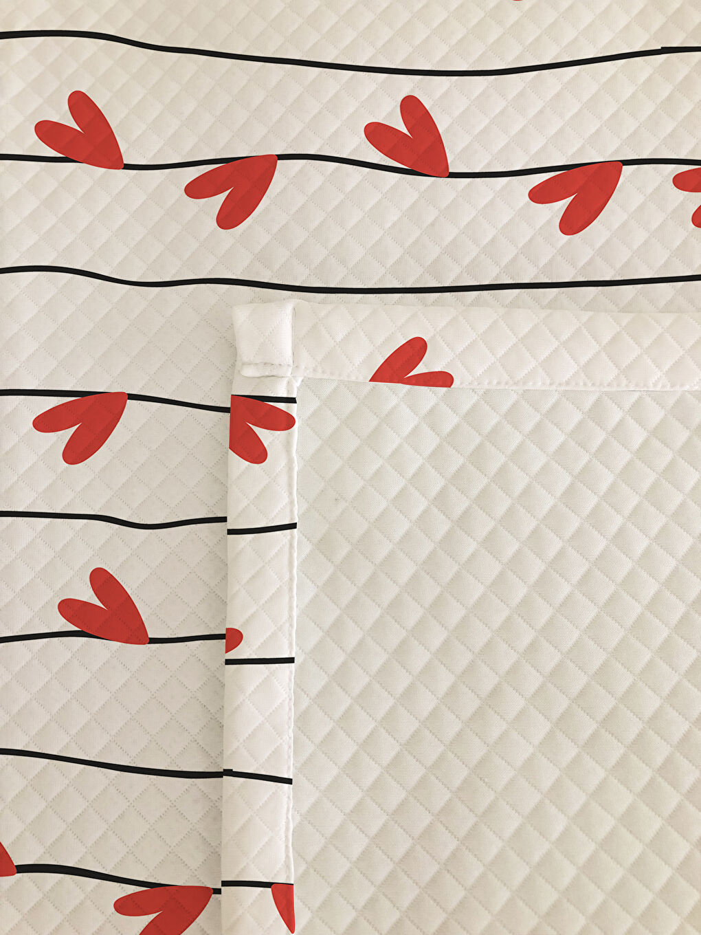 Karışık Kalp Desenli Baskılı Çift Kişilik Baskılı Pike  200x220 Cm-1