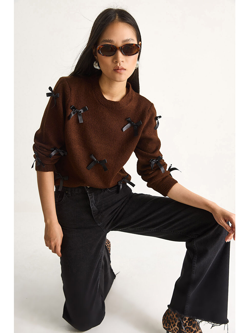 Kahverengi Kadın Fiyonklu Regular Triko Kazak-3