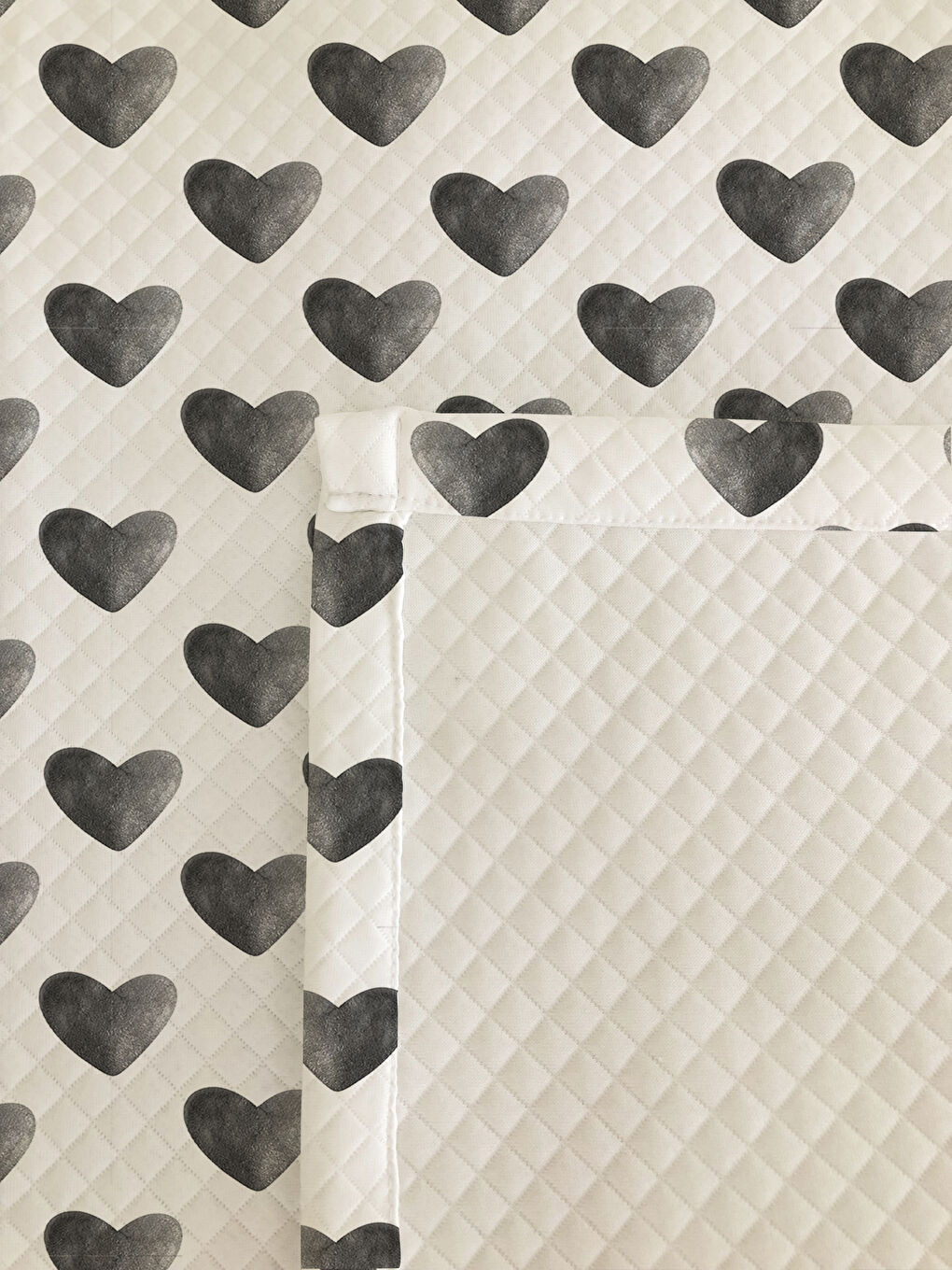 Karışık Kalp Desenli Baskılı Çift Kişilik Baskılı Pike  200x220 Cm-1