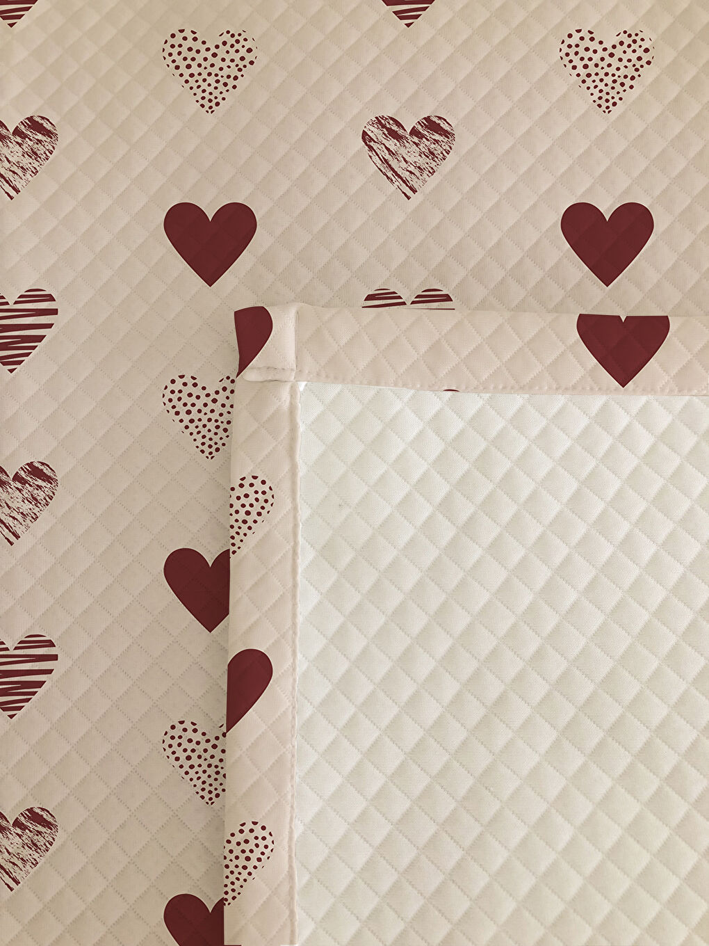 Karışık Kalp Desenli Baskılı Çift Kişilik Baskılı Pike  200x220 Cm-1