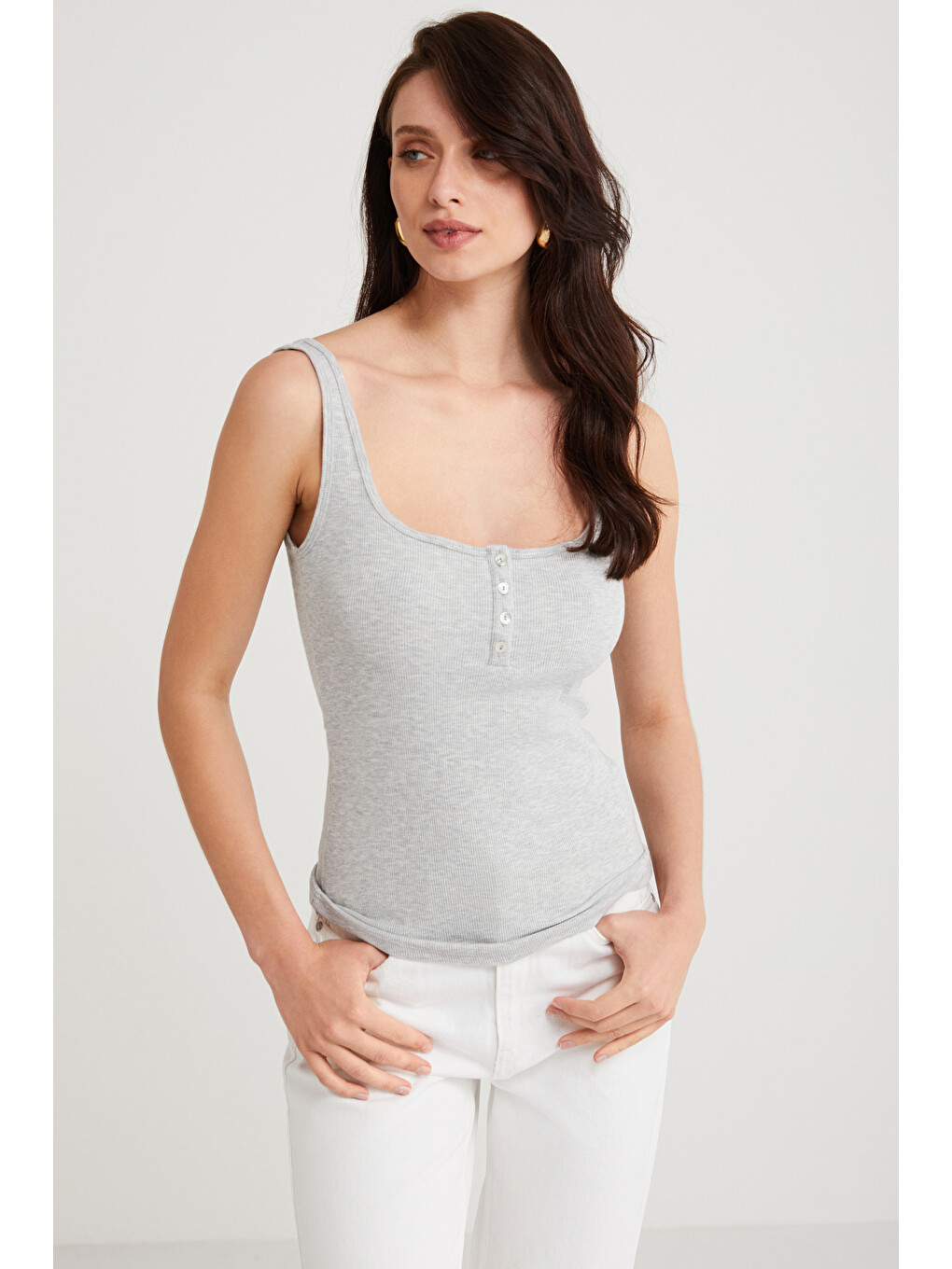 Lıtzy Kadın Slim Fit Dar Kalıp Düğme Detaylı Kalın Askılı Oyuk Yaka Gri Melanj Atlet