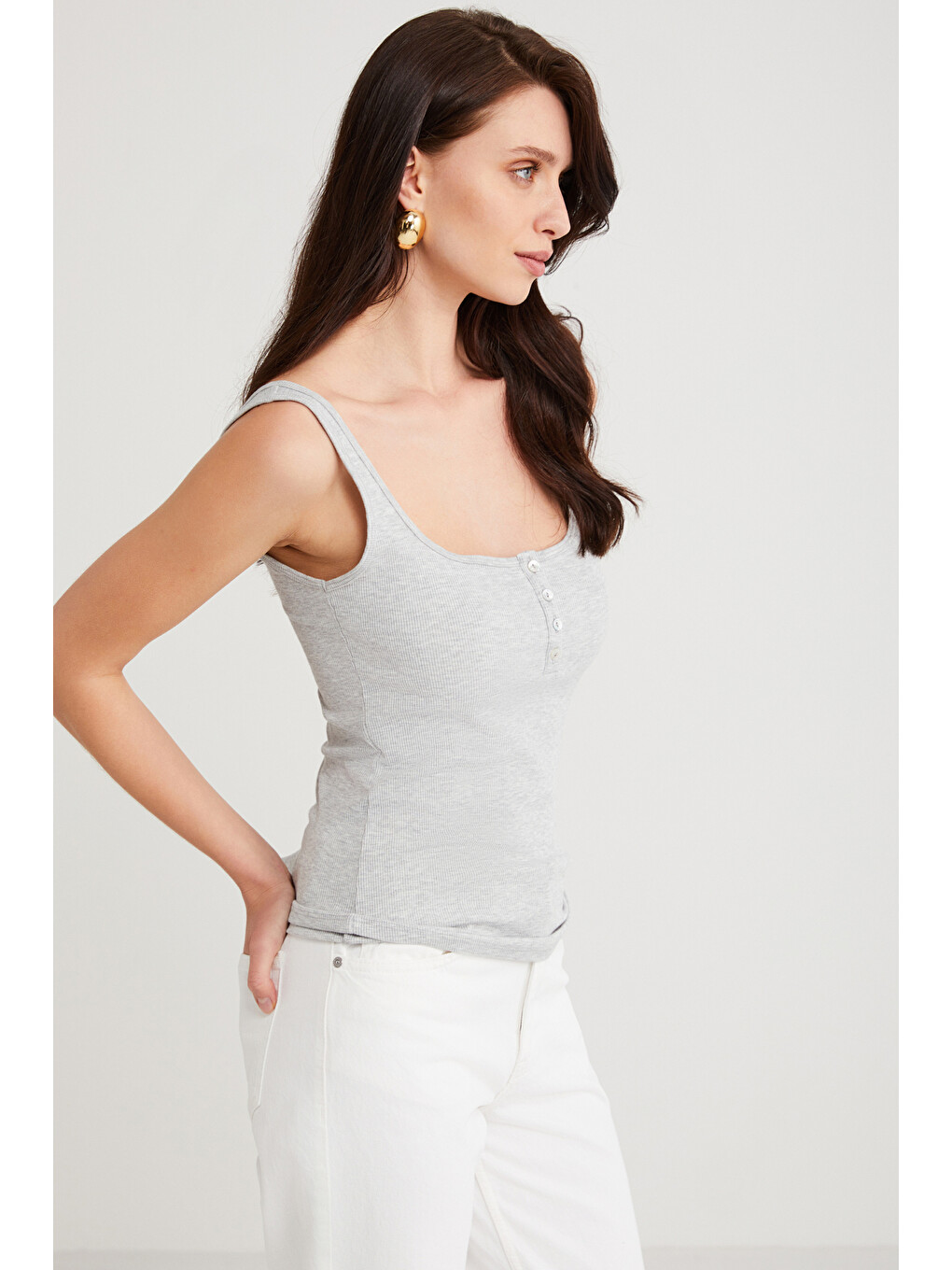 Lıtzy Kadın Slim Fit Dar Kalıp Düğme Detaylı Kalın Askılı Oyuk Yaka Gri Melanj Atlet-2