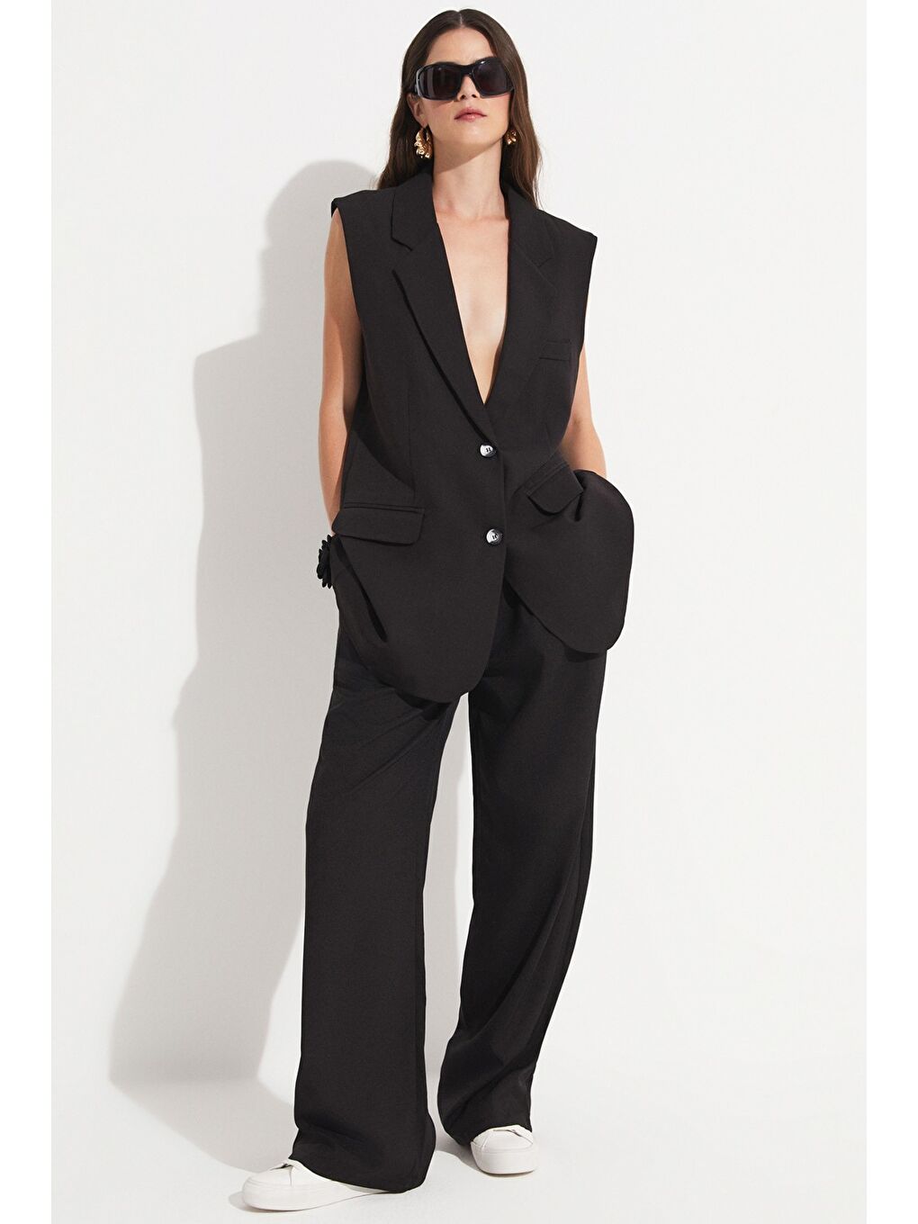 Siyah Kadın Geniş Kalıp Düğme Detaylı Dokuma Yelek-1