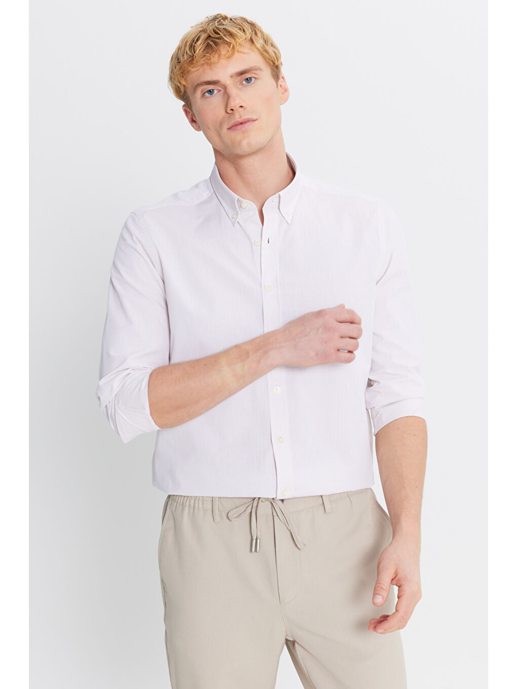 Erkek Bej %100 Pamuk Oxford Slim Fit Dar Kesim Düğmeli Yaka Çizgili Gömlek