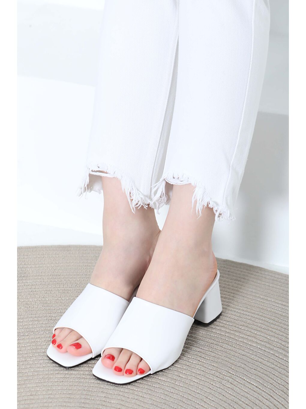 Kadın Beyaz Topuklu Terlik - 27153-3