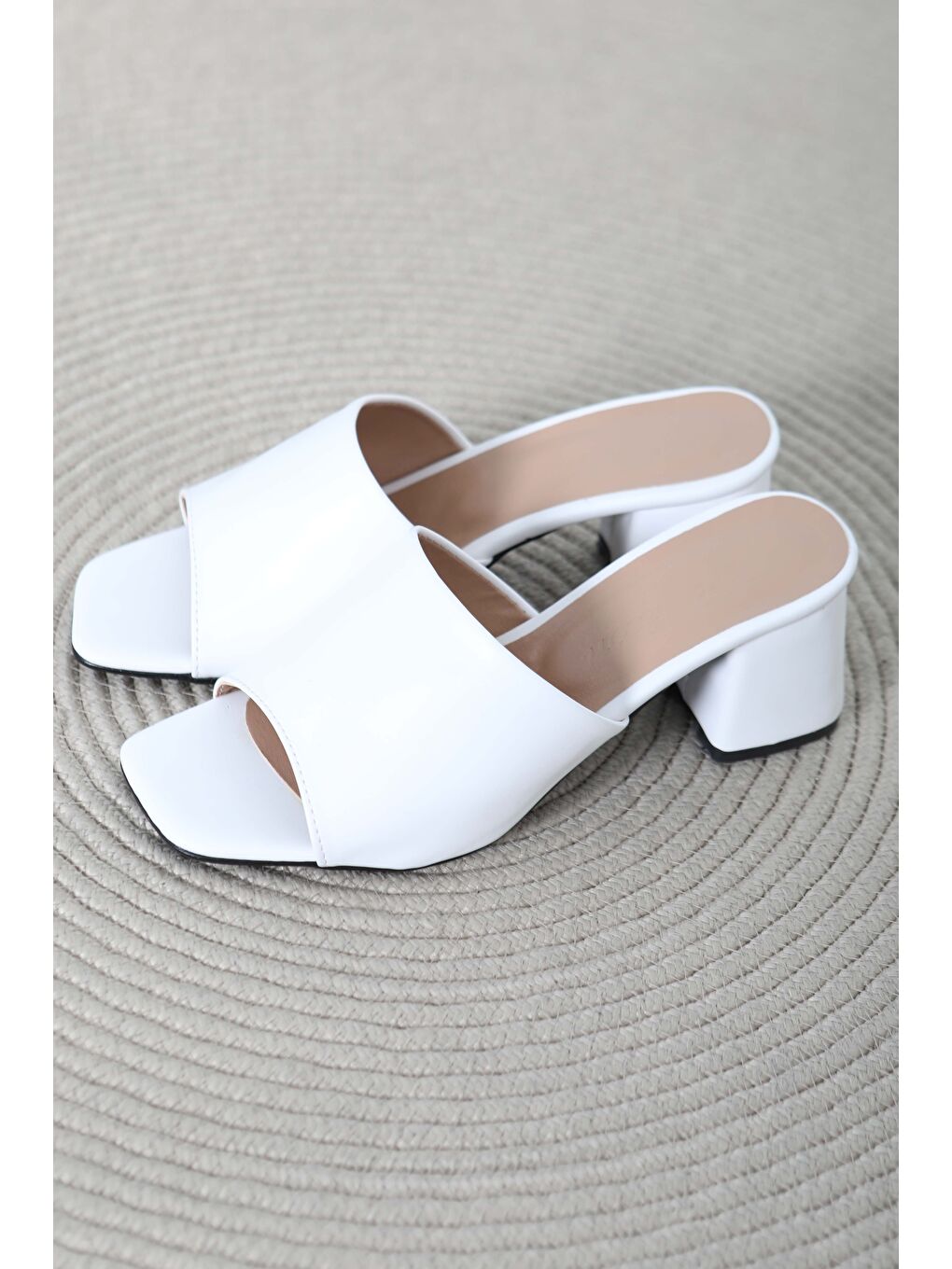 Kadın Beyaz Topuklu Terlik - 27153-4