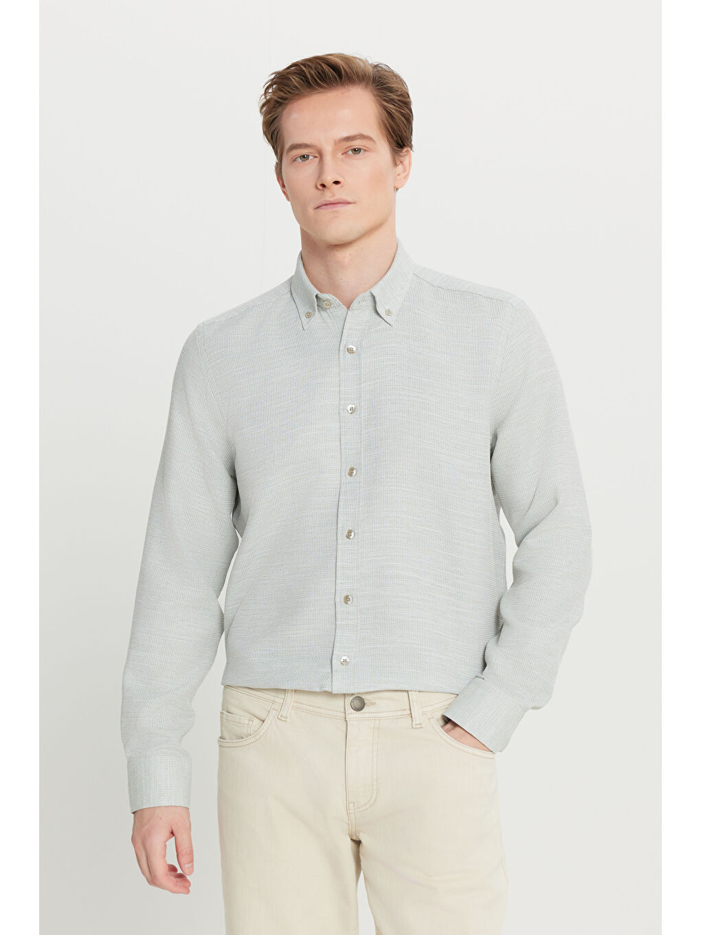 Erkek Haki Pamuklu Tailored Slim Fit Dar Kesim Düğmeli Yaka Armürlü Gömlek