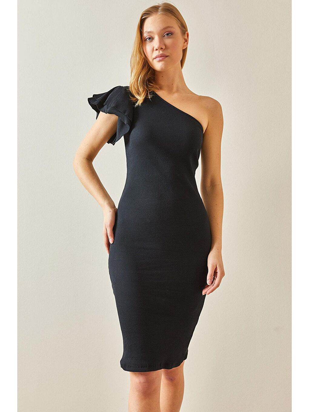 Siyah Tek Omuzu Fırfırlı Kaşkorse Midi Elbise 4KXK6-47944-02