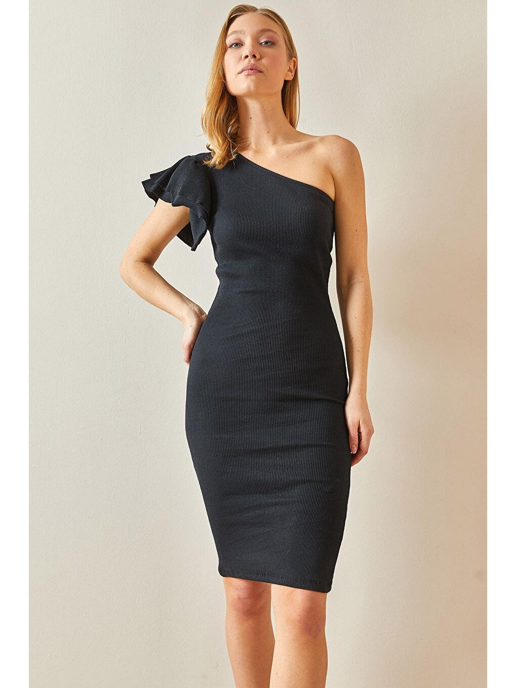 Siyah Tek Omuzu Fırfırlı Kaşkorse Midi Elbise 4KXK6-47944-02-1